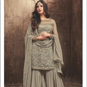 Meet your Posher, Abida